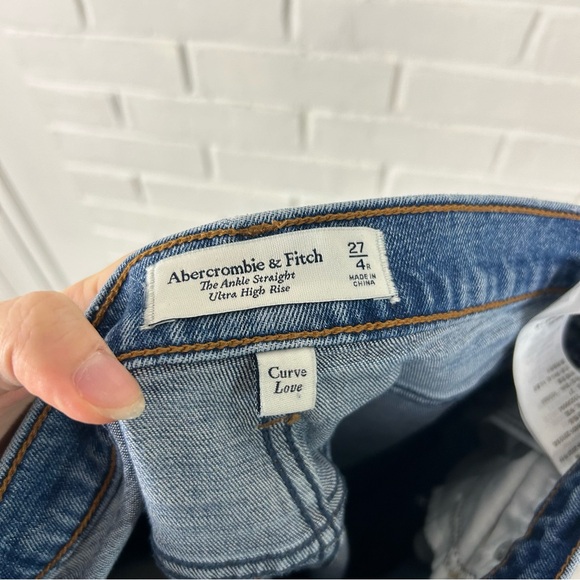 Abercrombie + Fitch Curve Love Ankle Straight Ultra High Rise Jeans Size 27/4 - Picture 2 of 10